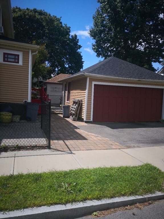 Photo - 139 Brook St