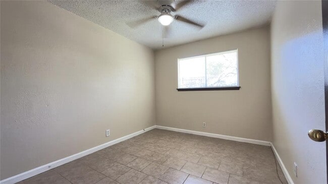 Photo - 10708 Lanshire Dr