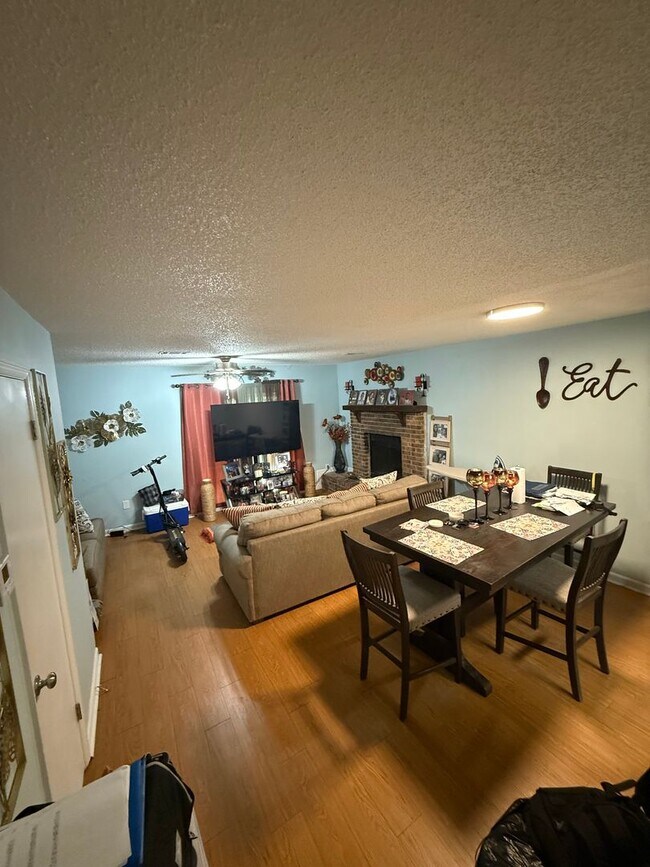 Photo - Upgraded 2BR/1.5BA Townhouse Apartment Con...