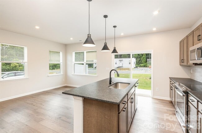 3103 Hutton Gdns Ln
