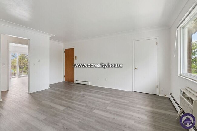 Photo - 1733 Christian Ave