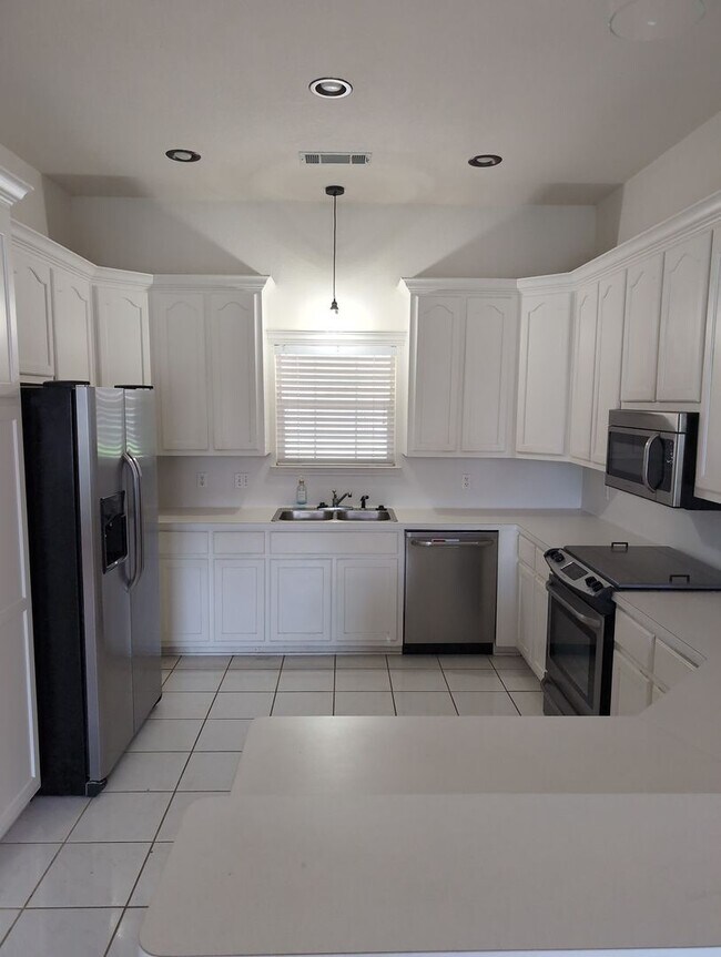 Photo - 7647 Rosewood Dr