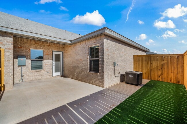 Photo - Brand new town home in Iron Horse!!