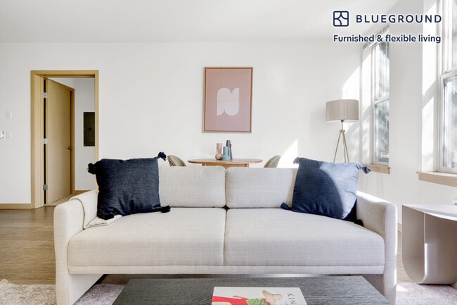 Photo - 3920 Stone Way N Unit FL3-ID310