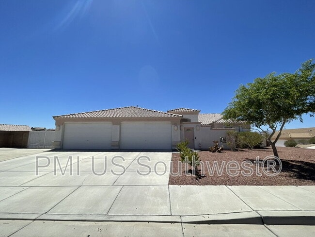 Building Photo - 2994 Cll Del Oro