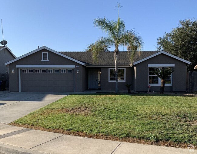 Building Photo - 3 Bedroom 2 Bath Home