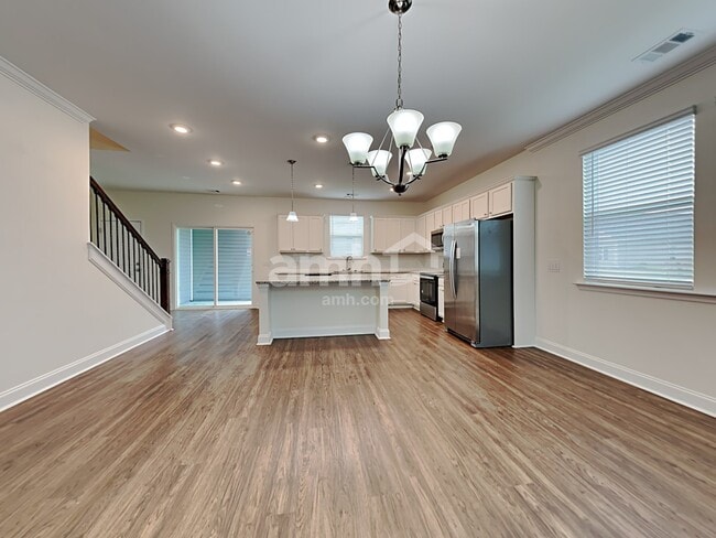 Photo - 208 Parkside Blvd