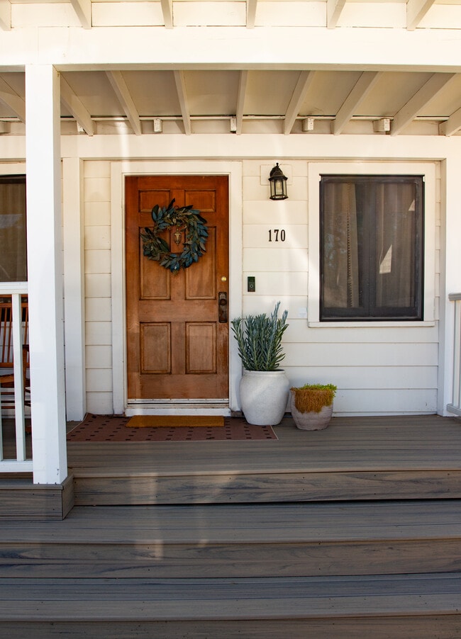 Photo - 170 N Arnaz St