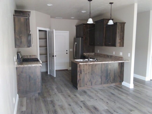 Photo - Newer town home living in the heart of Cedar City!