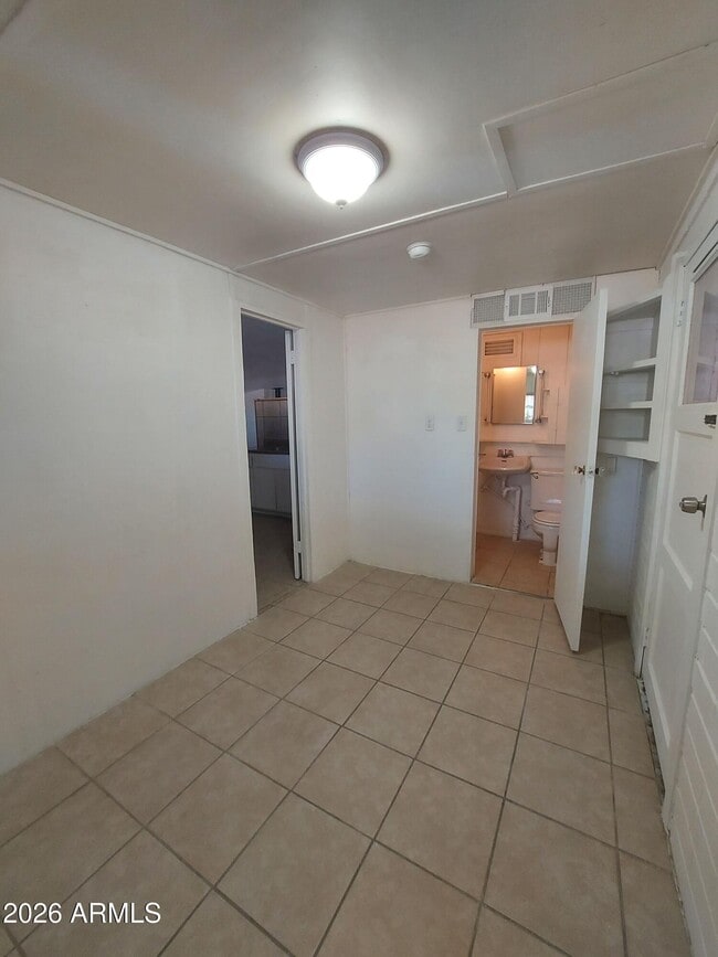 Photo - 206 N 1st St