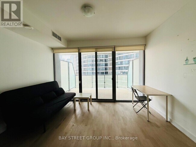 Photo - 57 St Joseph St Unité 702