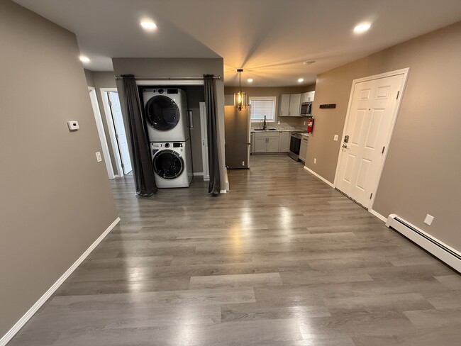 Photo - 609 Irwin St Unit 1