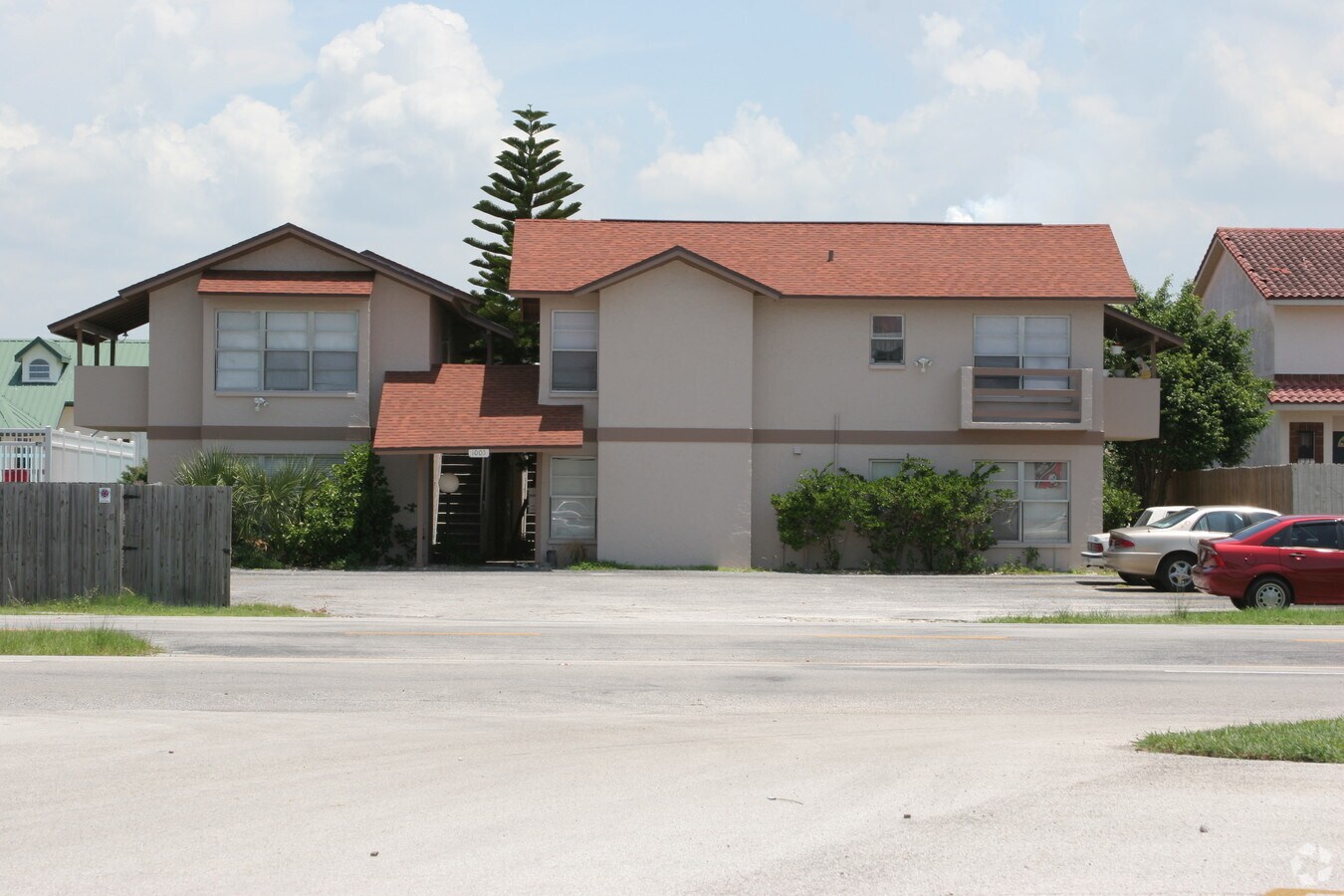 Photo - Mainsail Apartments