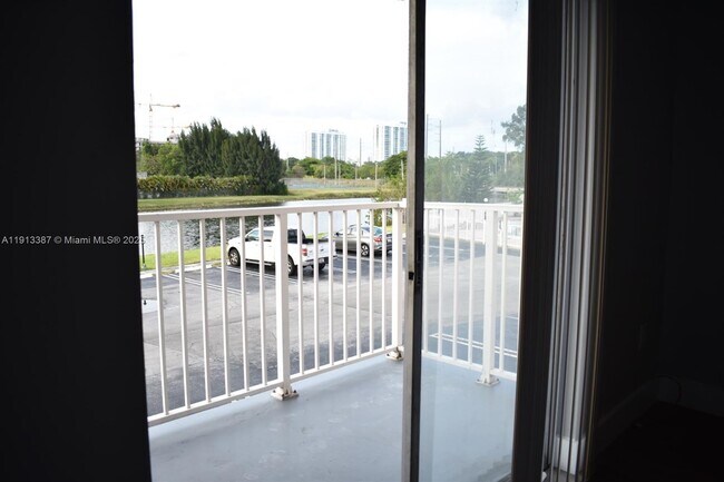 Photo - 16465 NE 22nd Ave Unit 219