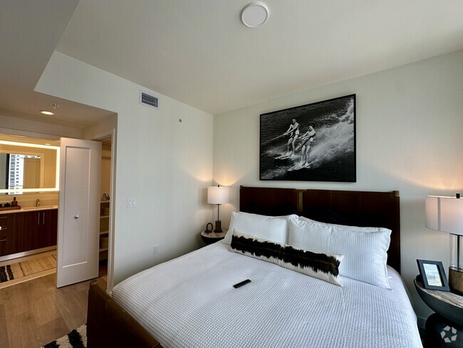 Building Photo - 1040 SW 4th Ave Unit B3 Rental
