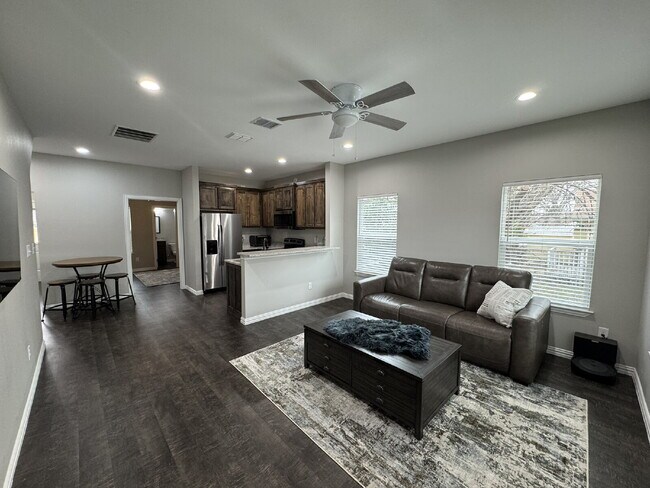 Photo - 3 bedroom 3 bath NEW CONSTRUCTION close to... Unidad #101