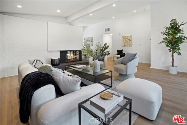 Photo - 18244 Jovan St