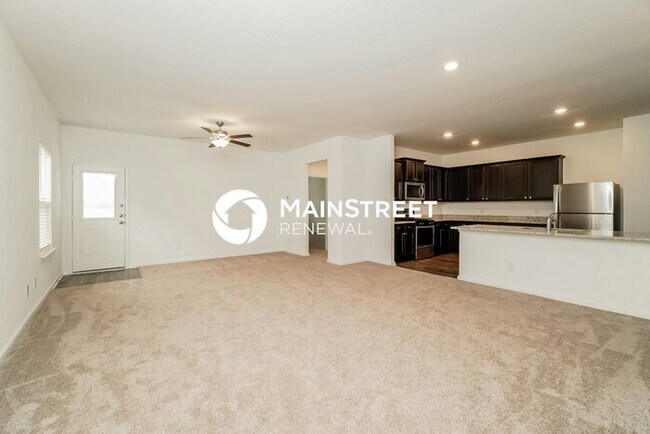 Photo - 5 Bedroom Pet-Friendly Home in New Braunfels, TX with Main Street Renewal