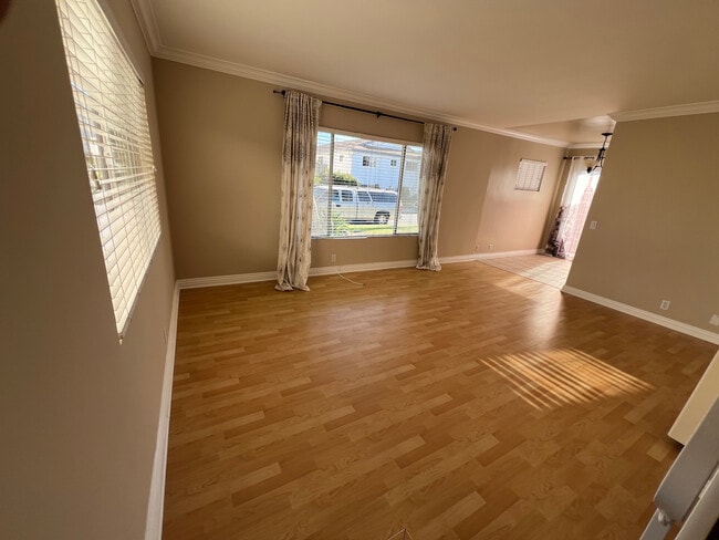 Building Photo - 2215 Clark Ln Unit B