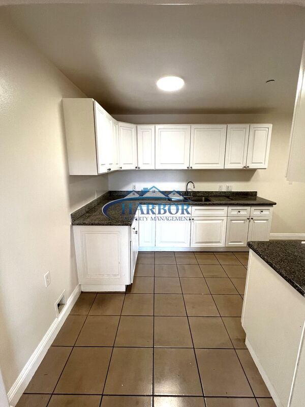 1043-1043 W 253rd St