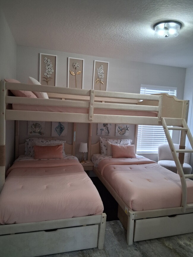 Photo - 4624 Cumbrian Lakes Dr