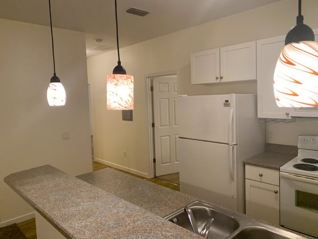 Photo - Historic Lincolnville Roommate-Ready Apartment!