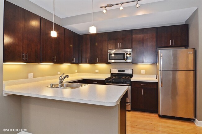 Photo - 2307 N Springfield Ave Unit 2