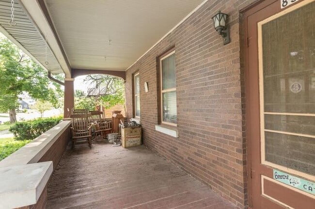 Photo - 830 Bellevue Ave