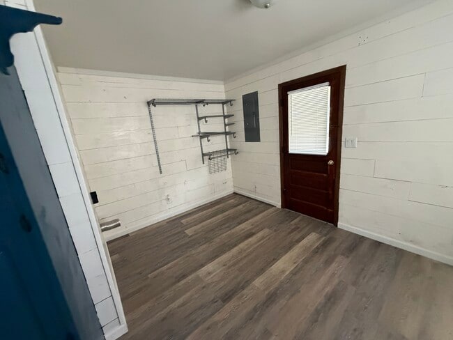 Photo - 501 Swing Ave