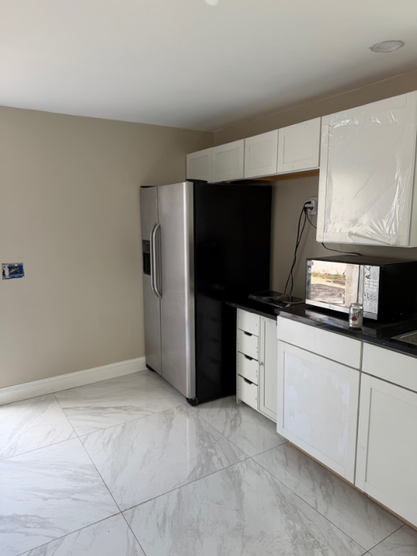 Building Photo - 2425 Stuart St