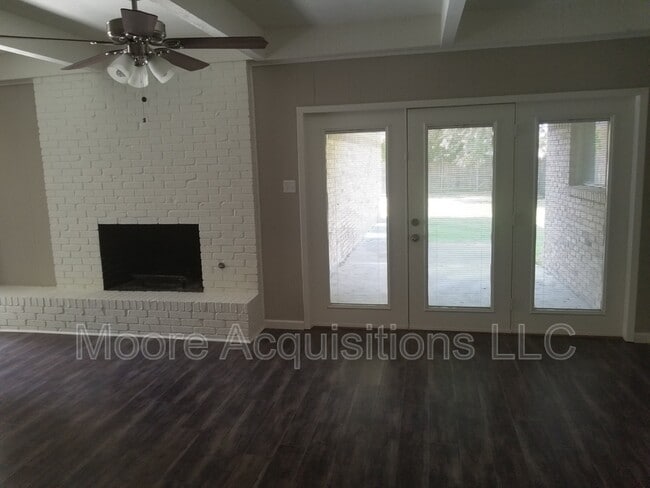 Photo - 1833 Skyline Dr