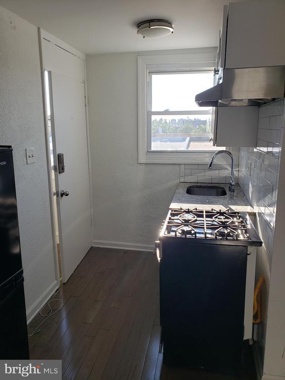 Building Photo - 2208 S 15th St Unit 3