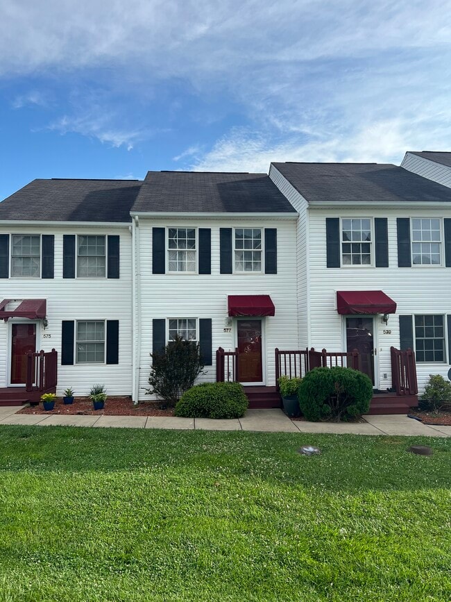 Photo - 633 Beaverview Dr Townhome
