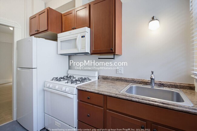 Photo - 2835 SE Yamhill St Unit 2835 SE Yamhill Street 2