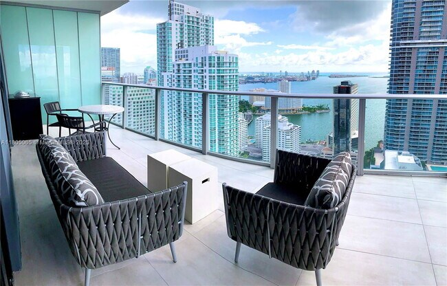 Building Photo - 1010 Brickell Ave Unit 4205