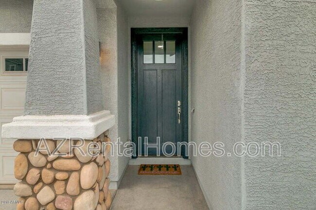 Photo - 3438 E Russell St