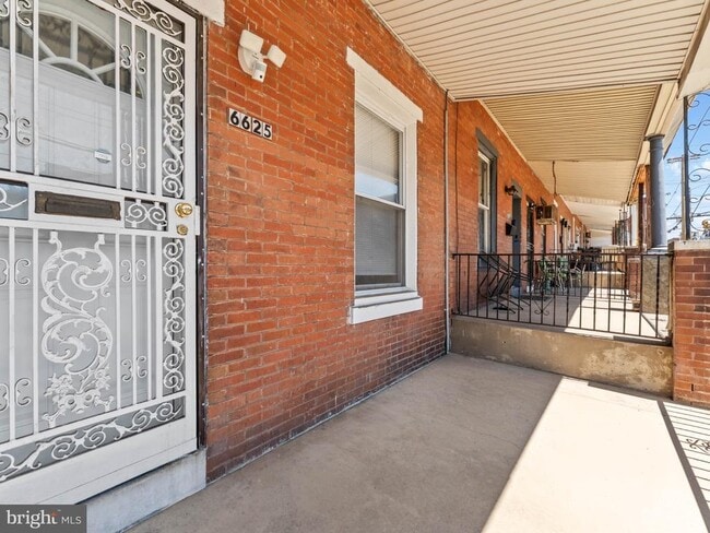 Photo - 6625 Lansdowne Ave