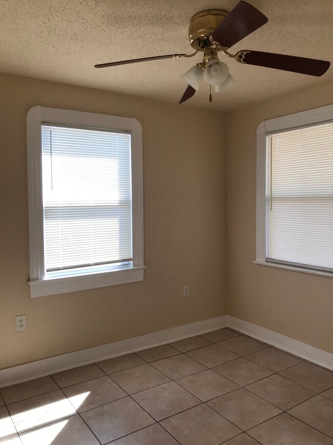 Photo - 522 Farrar Ave