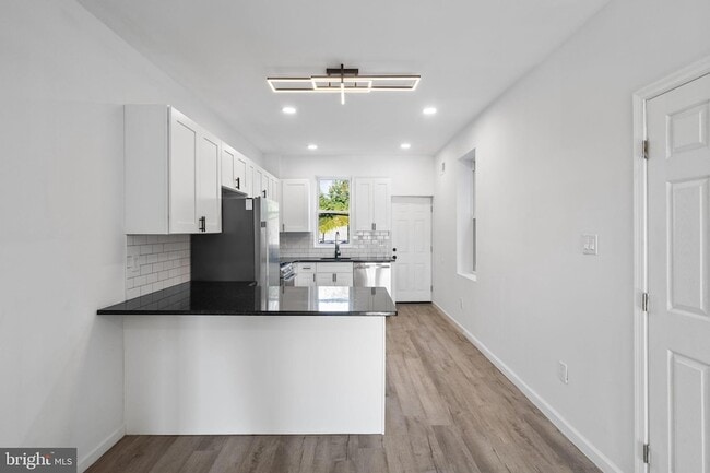 Photo - 3943 Dell St