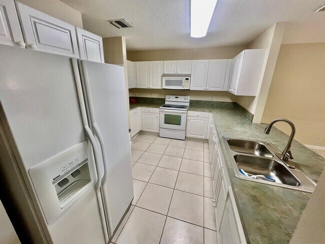 Photo - El Cid Court, Davie, FL 33324 - 3 BR 3 BA ...