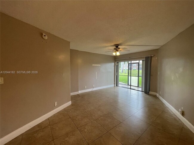 Photo - 9044 NW 28th Dr Unidad 3-106