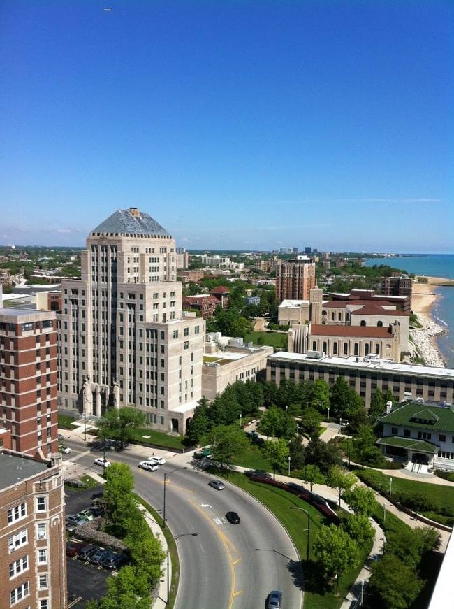 Photo - 6325 N Sheridan Rd Unit 6325 N Sheridan