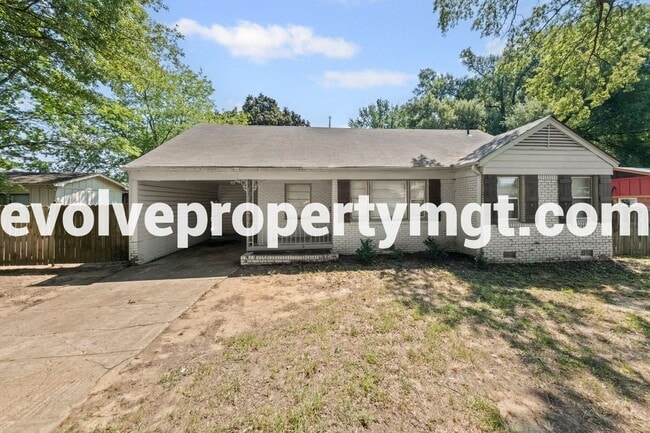 Building Photo - SPACIOUS CHARMING HOME!