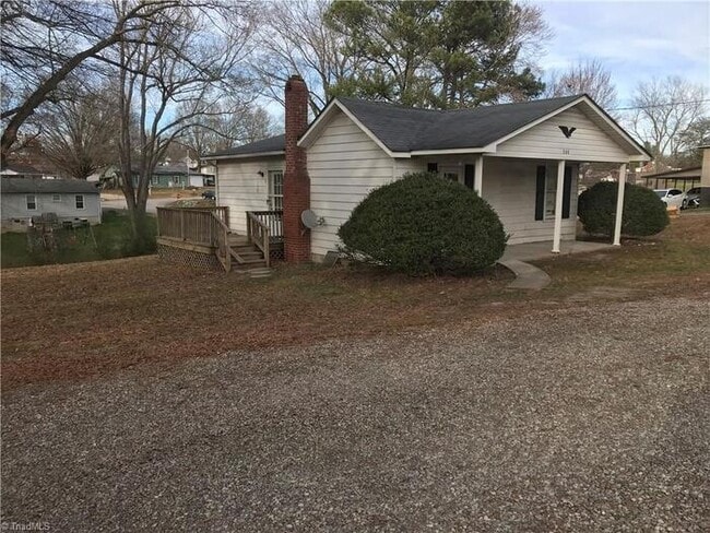 Photo - Cute Stoneville Bungalow