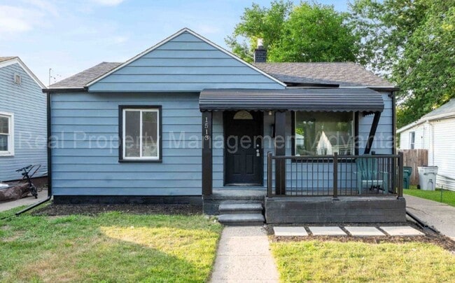 Photo - 1513 E Meyers Ave