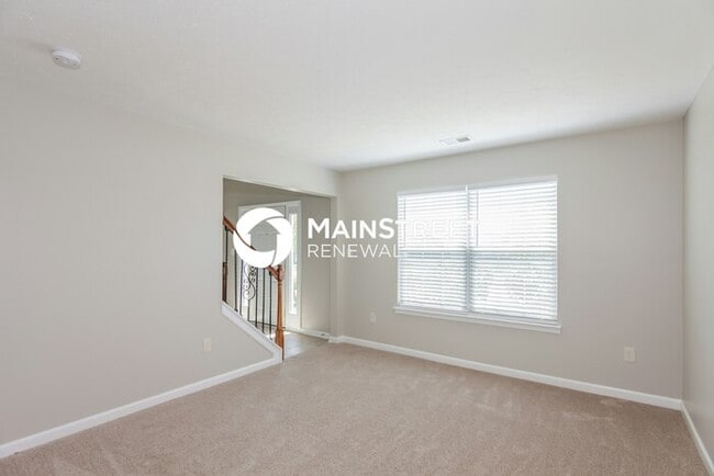 Photo - 4 Bedroom Pet-Friendly Home in Charlotte, NC with Main Street Renewal
