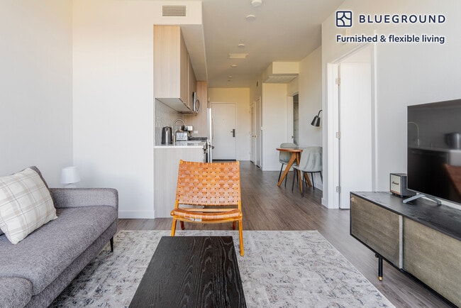 Photo - 815 Old County Rd Unidad FL3-ID1920