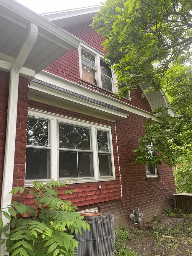 Photo - 330 S Madison St