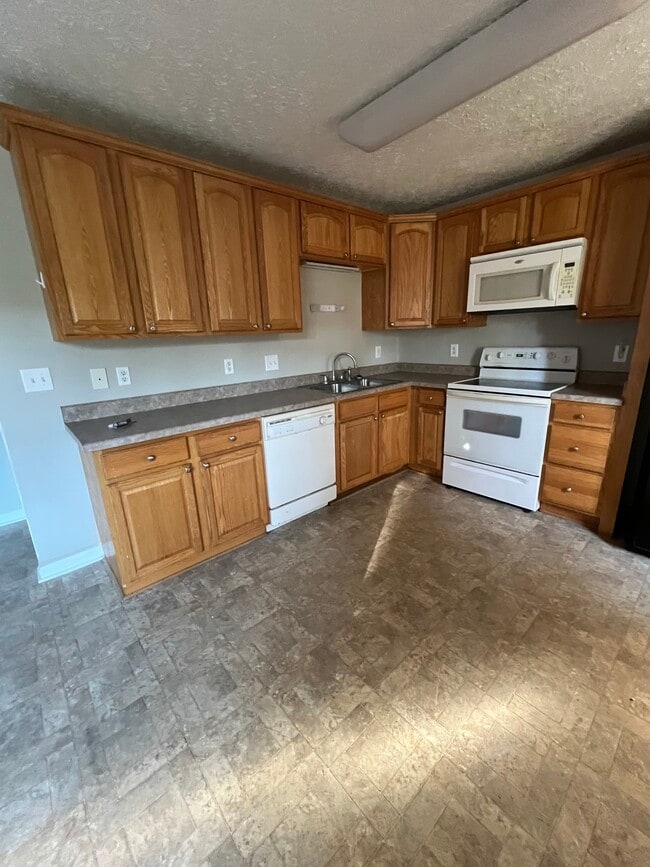 KITCHEN - 3 Donnell Ave