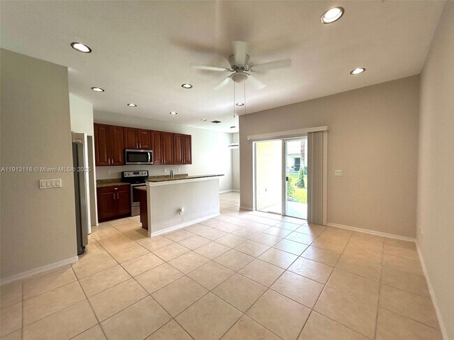 Photo - 1560 SE Wilshire Pl